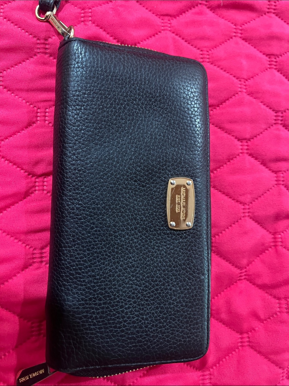 Michael Kors Black Pebbled Leather Zip-Around Wristlet Wallet with Gold Plaque - Picture 1 of 8